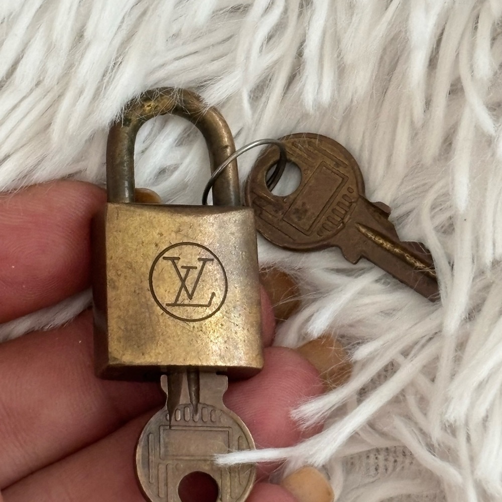 Louis Vuitton lock & keys vintage - Picture 6 of 11